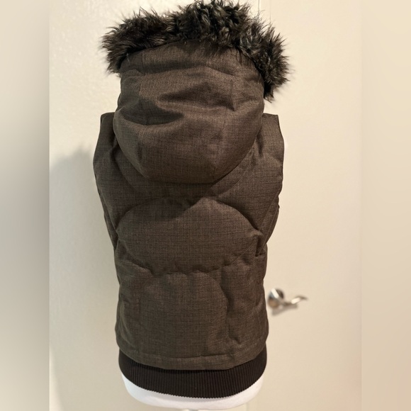 The North Face Women’s Dark Brown Vest - Picture 2 of 12